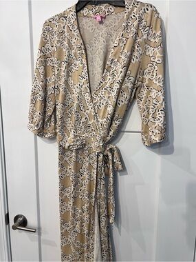 Lilly Pulitzer, Beige & black, Wrap Dress with White Script Print